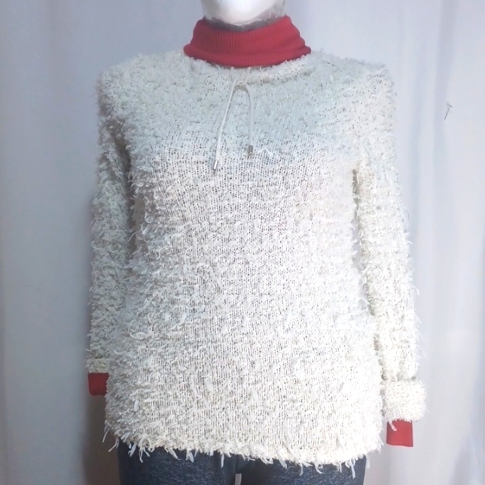 NIC+ZOE SWEATER SIZE XS IN A BEAUTIFUL OFF WHITE